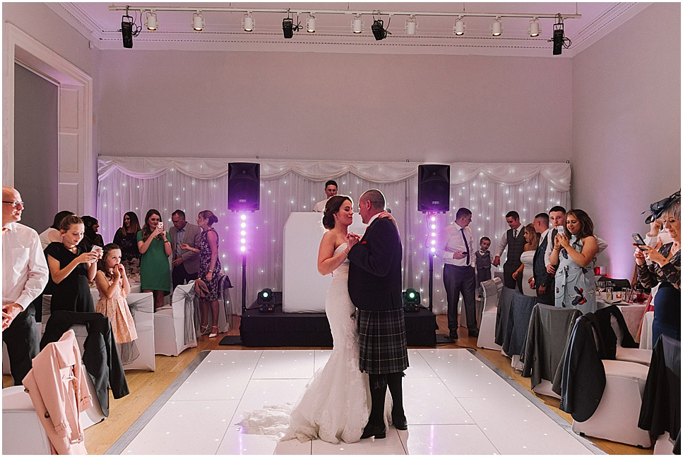 mareikemurray_wedding_photography_linlithgow_burgh_halls_074.jpg