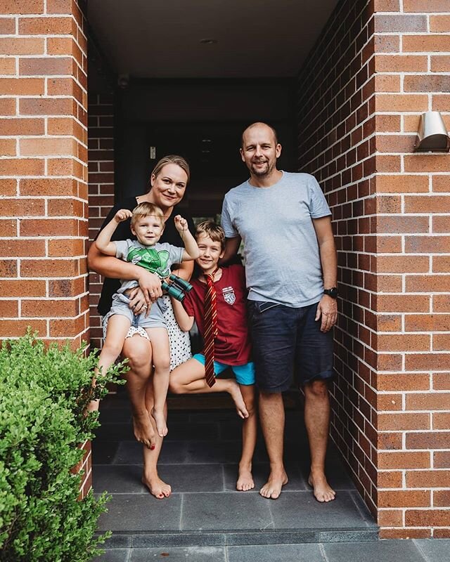 Your home is just as much a part of your family as the people in it 🏡 At home sessions are a great way to capture this moment in time &amp; where you live 💕
.
.
.
.
.
#kirstynsmartphotography #familyphotographer #lifestylephotography #journeytoarti