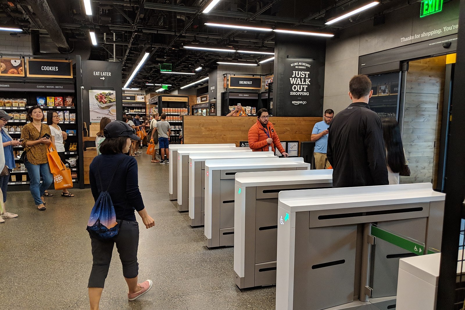An Amazon Go store in Seattle — paying is as simple as scanning a QR code, picking up what you want and then walking out. 📸: Wikimedia