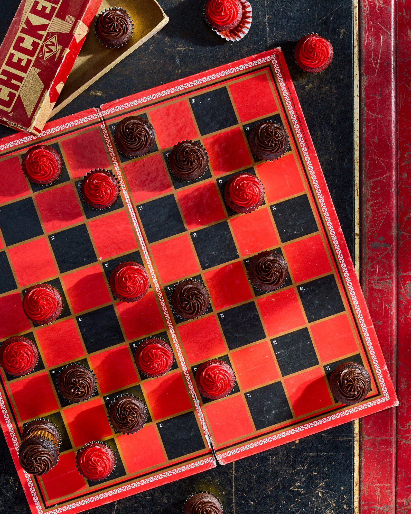 Games_Checkers_Cupcakes_GIF.gif