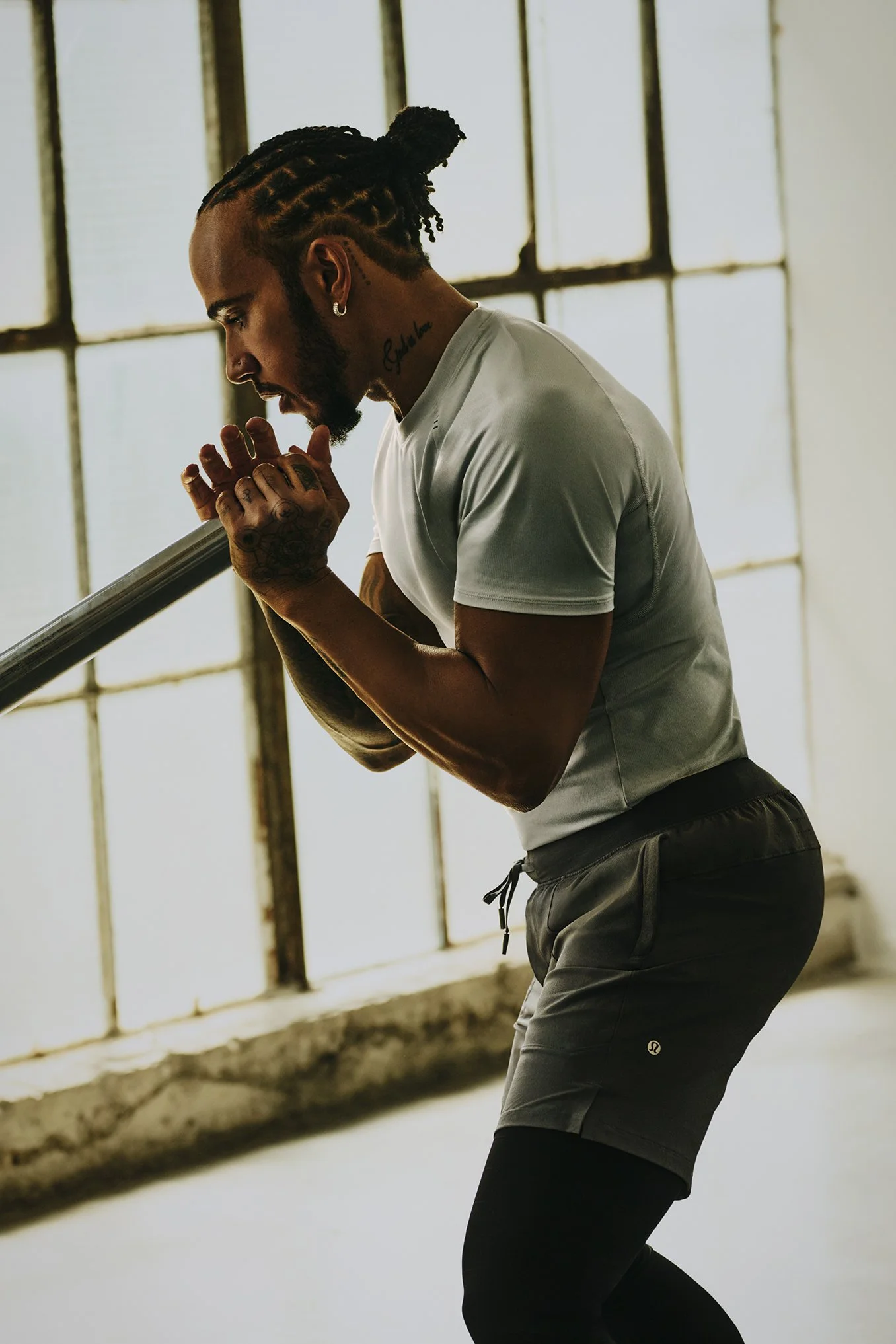 lewis-hamilton-lululemon-calebharperomens-9.jpg