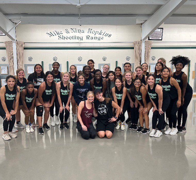 Last week we were grateful to have @laurennn_christine and @taylorduff___ with us from @ecpdance to teach us 5 amazing routines to use for our upcoming year. We are very thankful and can&rsquo;t wait to showcase what we&rsquo;ve learned. 

After a lo