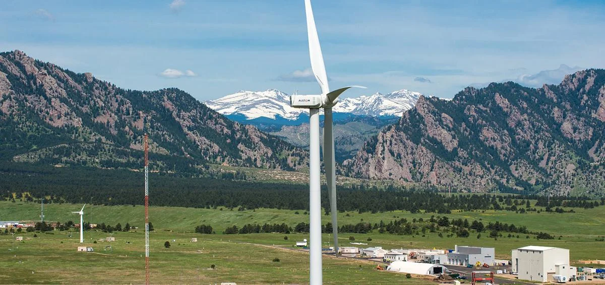 tour-nwtc-turbine-37880-@2x.jpg