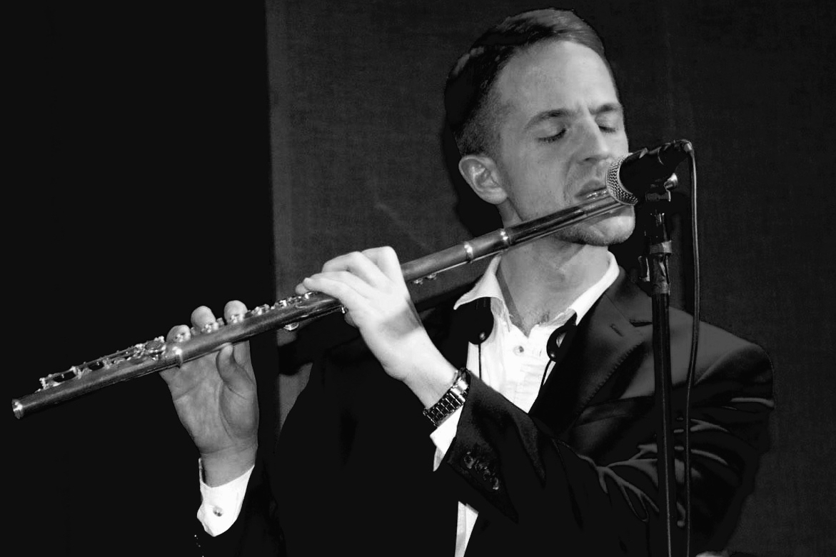 joeygonflute.jpg