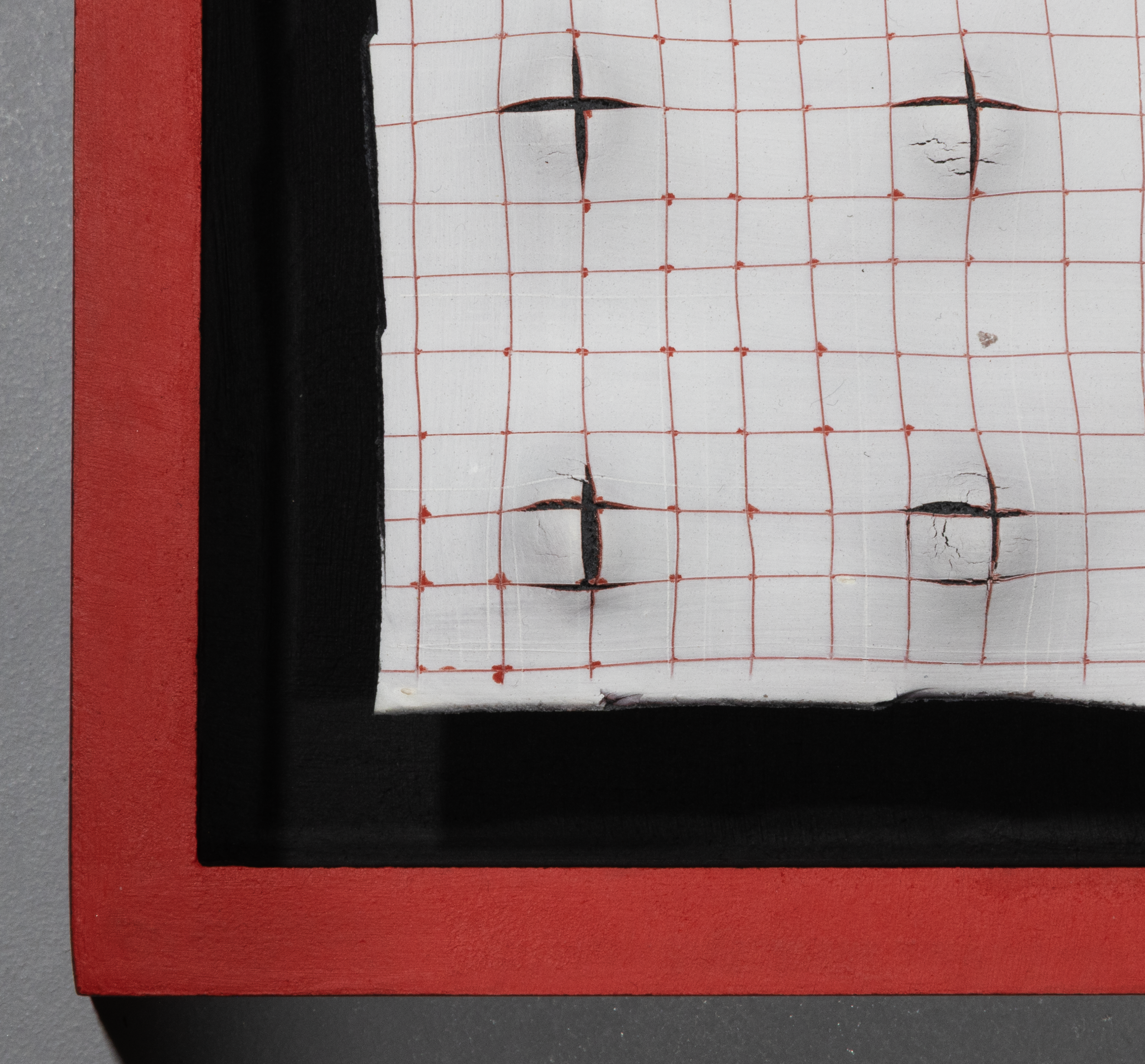 white-bulges-detail.png