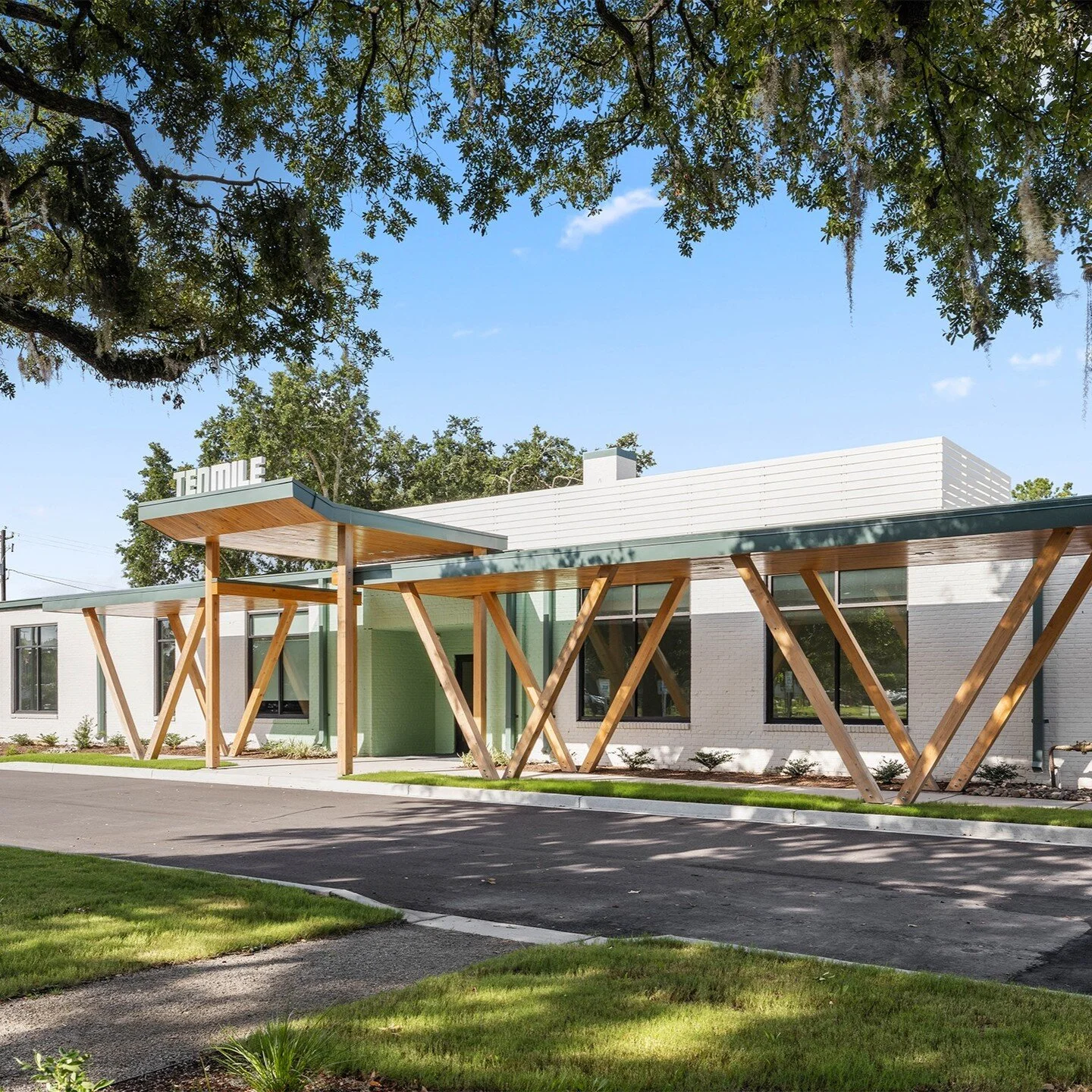 #TimecapsuleTuesday

A Citation Award in the Preservation &amp; Adaptive Reuse category to The Middleton Group for Ten Mile on Rivers

Ten Mile on Rivers Avenue is a 23,000-square-foot adaptive reuse project in North Charleston. Formerly Charlestowne