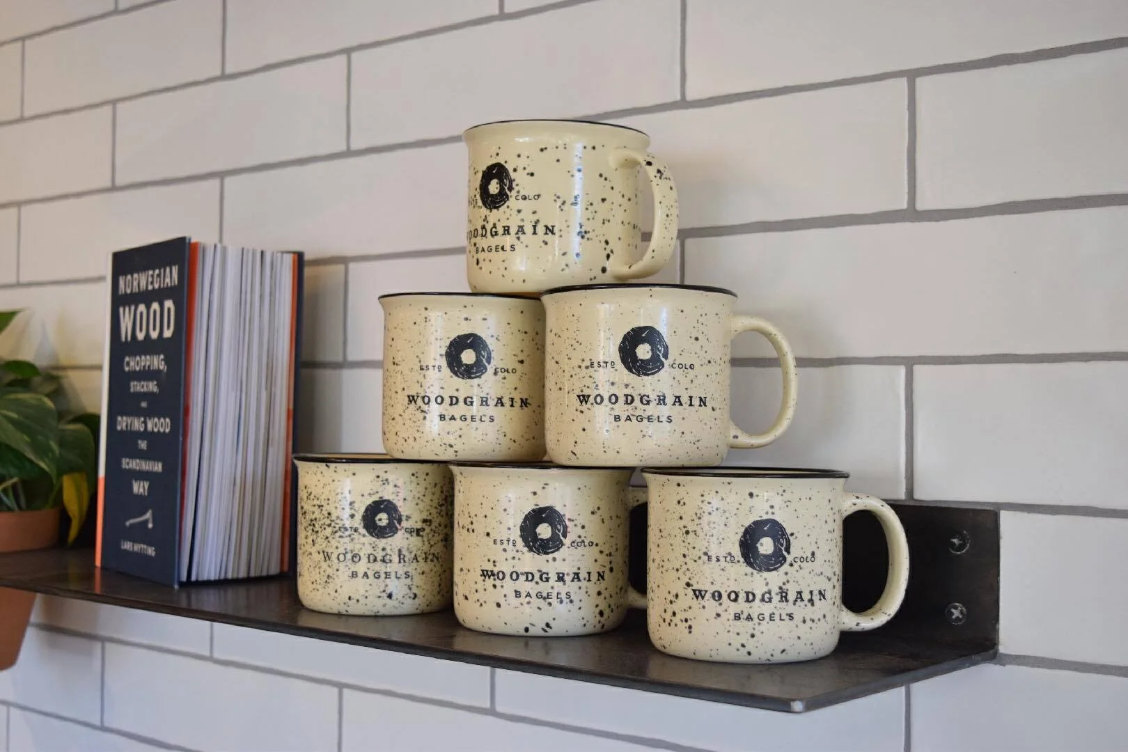 Woodgraincoffeecup.jpg