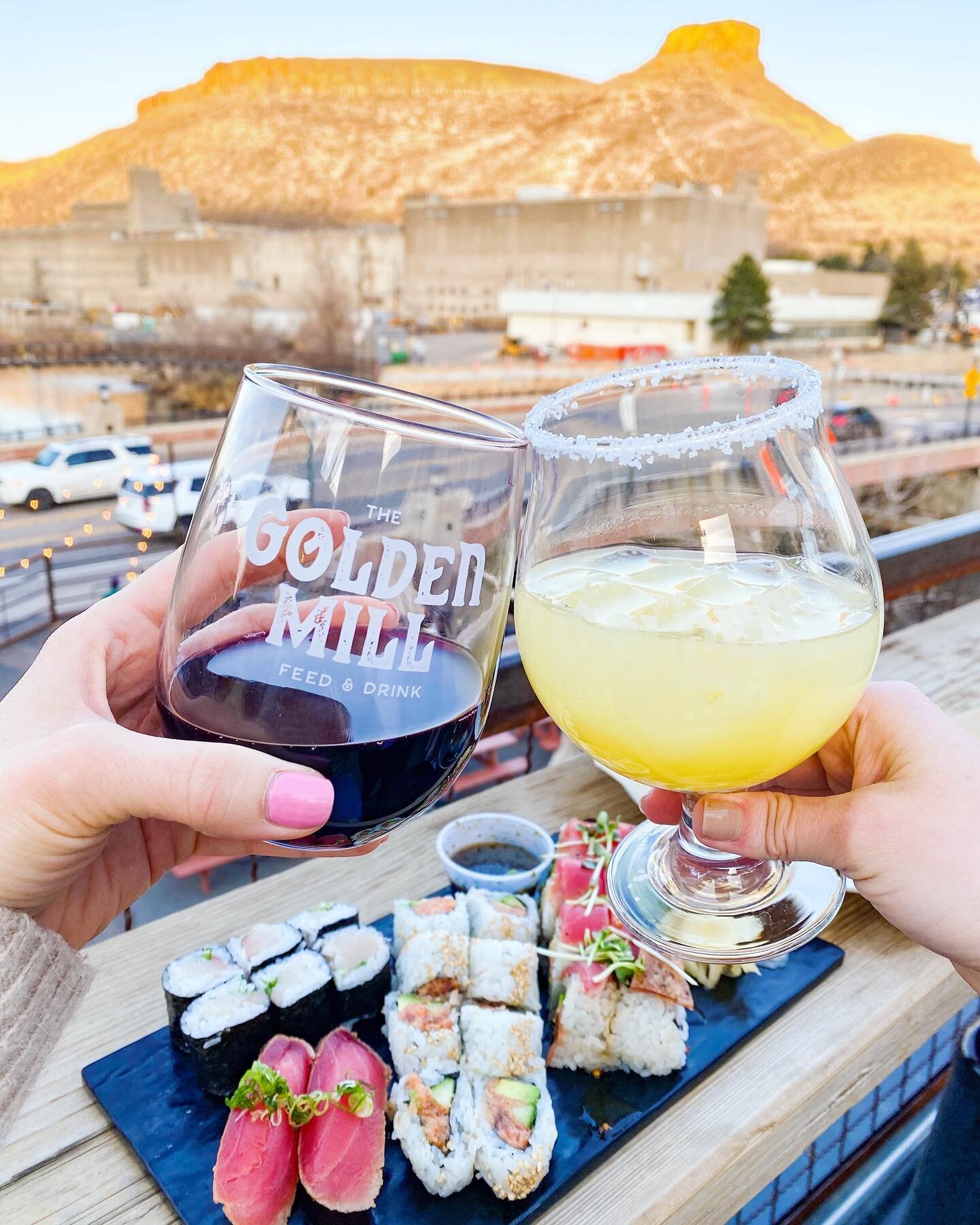 @the_golden_mill is definitely becoming one of our favorite places to visit in Golden- with the pour your own beverage wall🍻, ample outdoor space (with killer rooftop views) 🏔and multiple yummy food options. We had some bites from their sushi conce