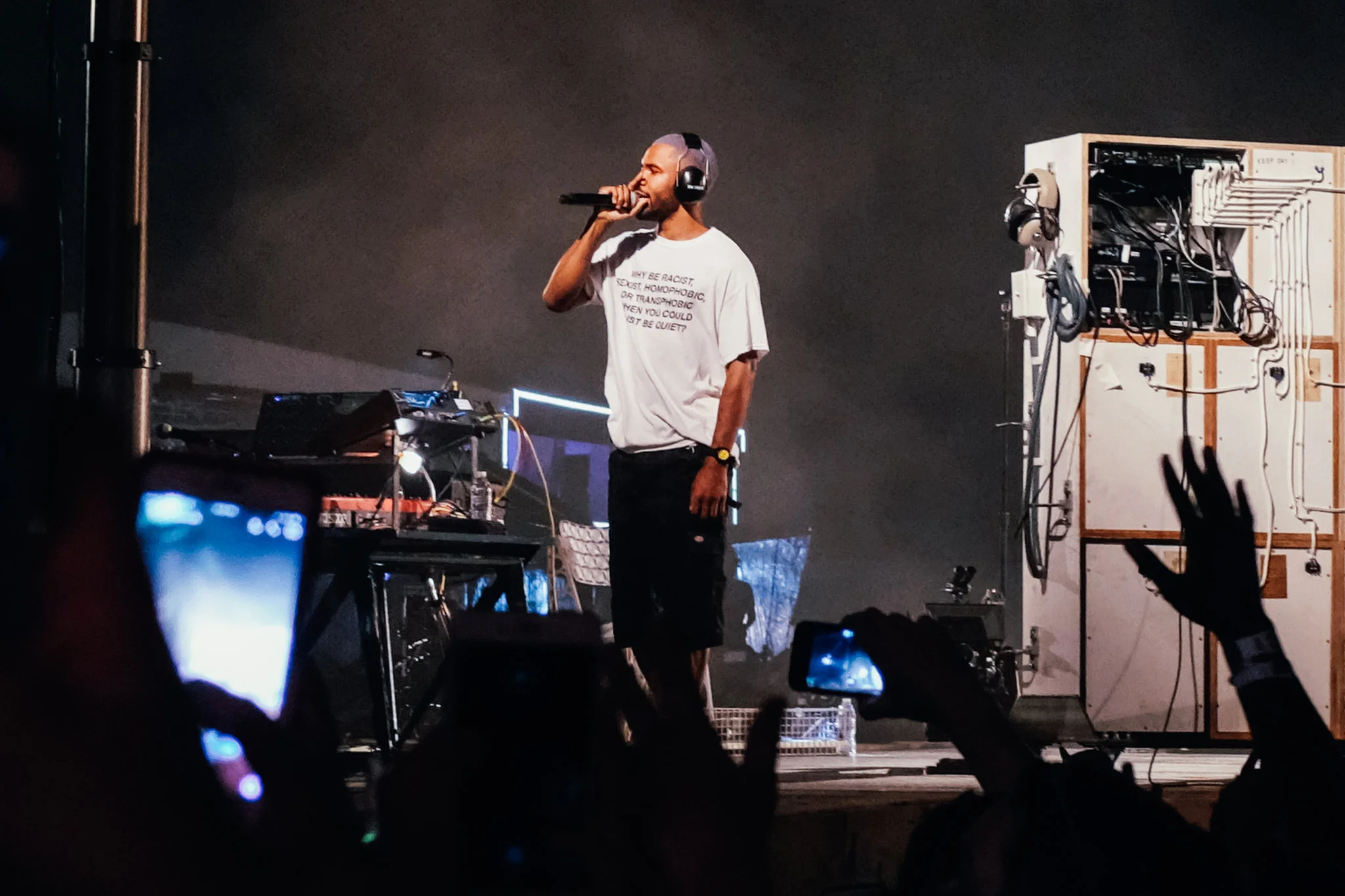 Review: Frank Ocean transmits intimacy on a grand scale (New York Times)