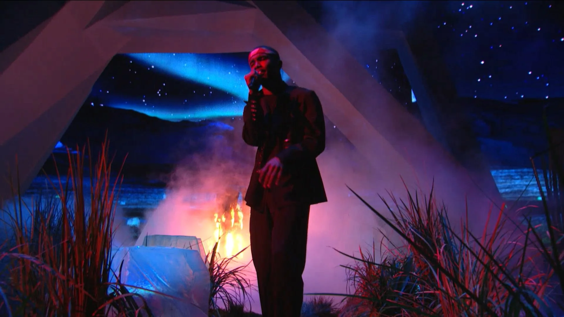 Thinkin Bout You Live 2012 MTV VMAs-03.20.200 enhanced.jpg