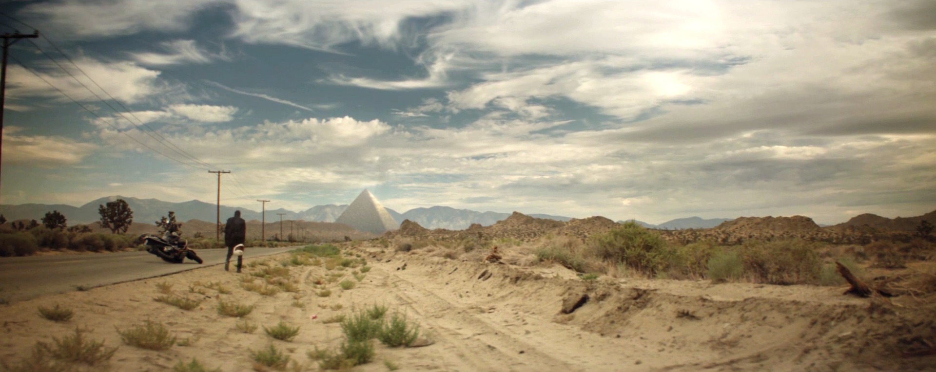 Frank Ocean releases “Pyramids” music video