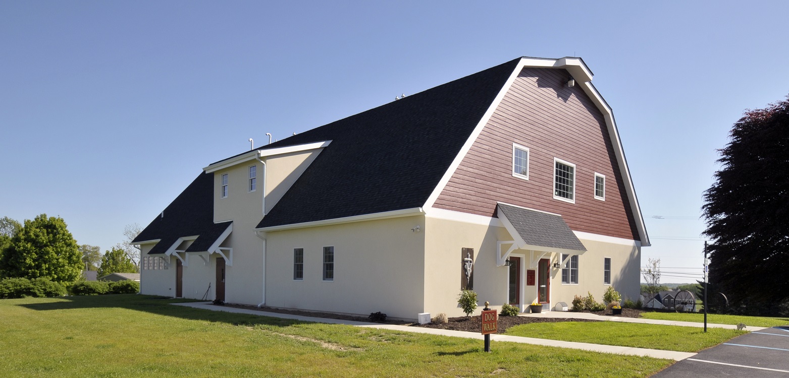 Crest View Animal Clinic Exterior.jpeg