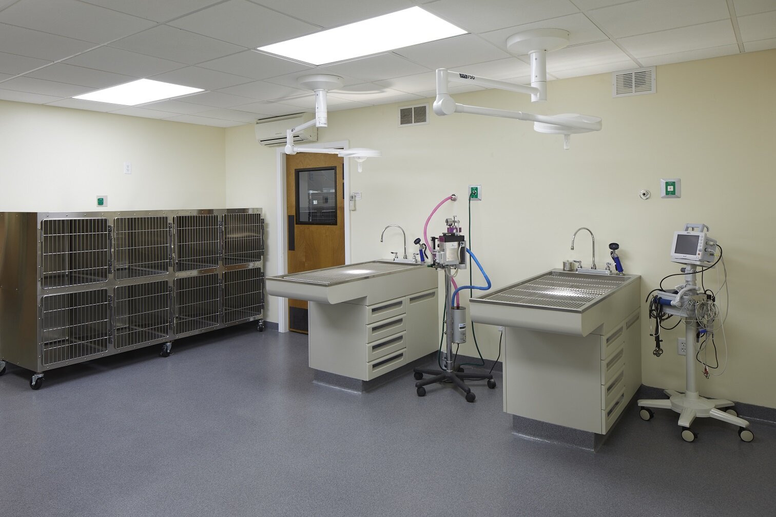 Nonantum Veterinary Clinic Operating Room 2 MOBAC INC. .jpg