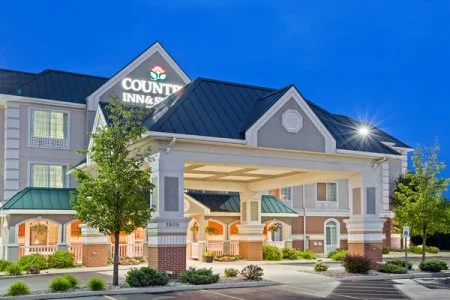 Country INn.jpg