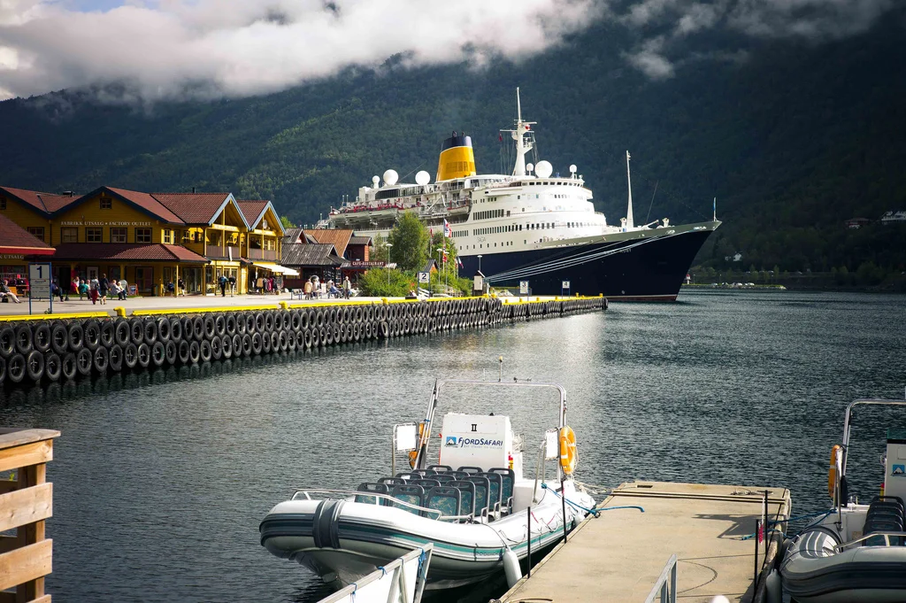 The Town of Flam receives a number of Cruise Ships every summer. Photo: Daniel Novello