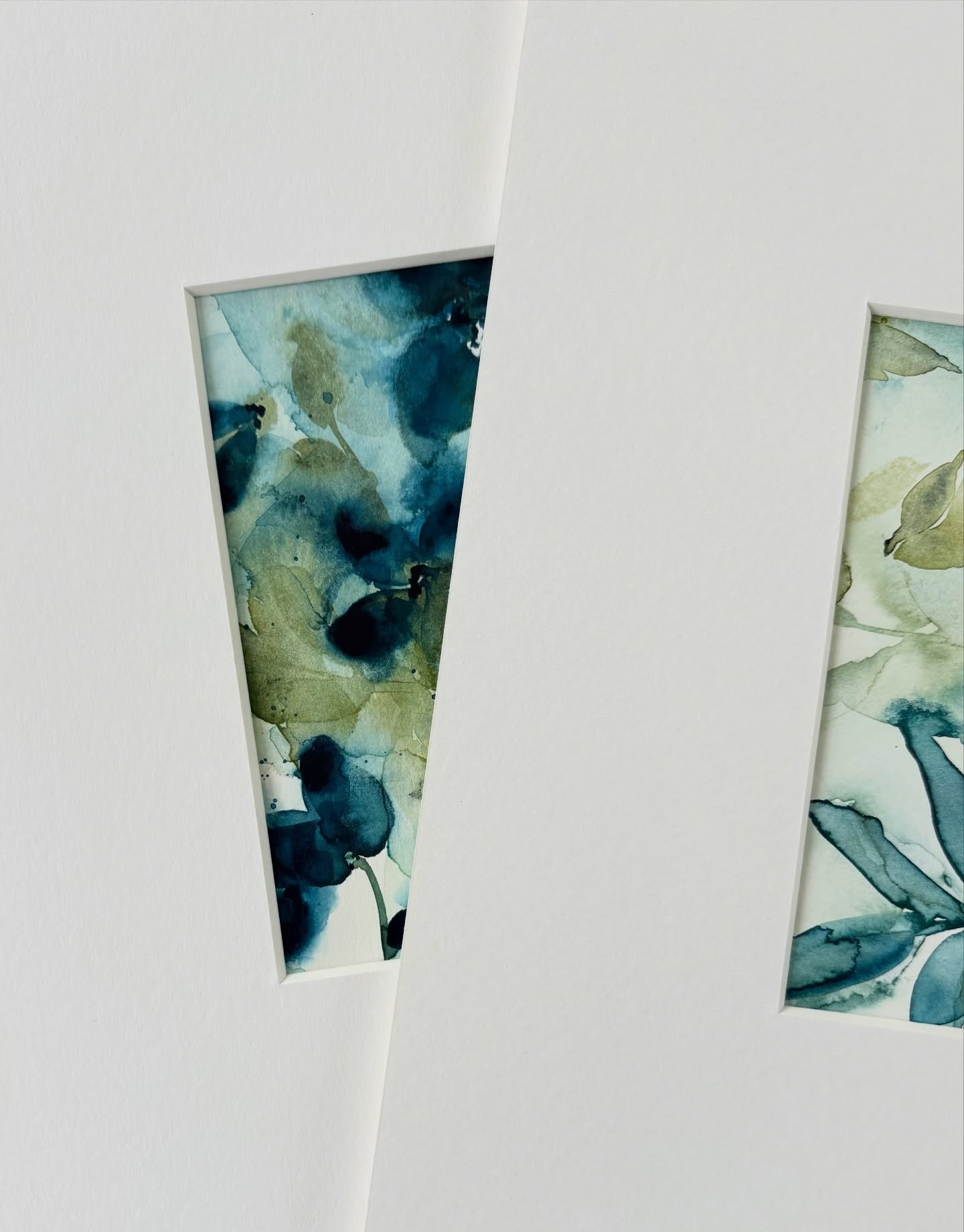 Seven original paintings coming soon&hellip;

If you&rsquo;d like to be the first to see my new &ldquo;mini&rdquo; collection and receive early access to the originals, please sign up to my newsletter via the link in my bio.

Almost ready&hellip;🦋

