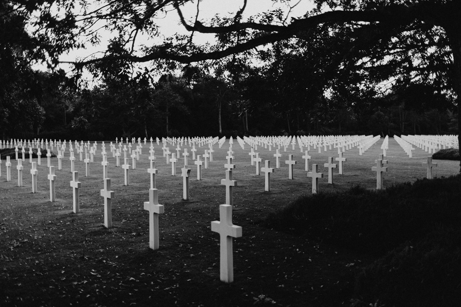 030-france-normandy-british-usa-world-war-ii-troops-beach-water.jpg