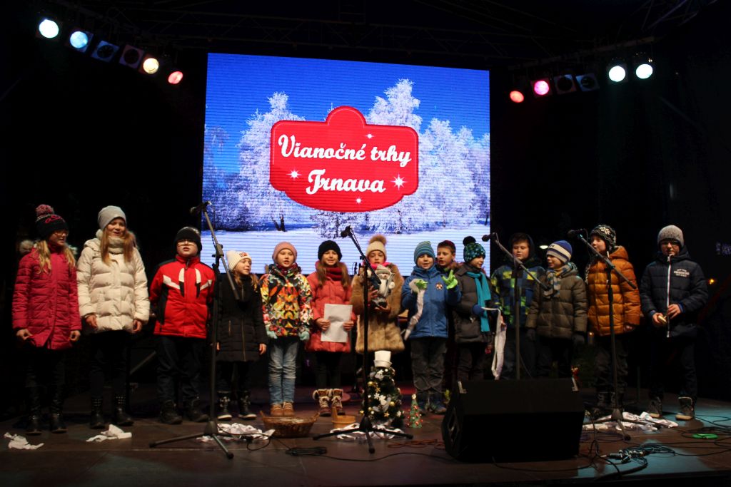 15.12.2015 PERFORMANCE ON THE SQUARE