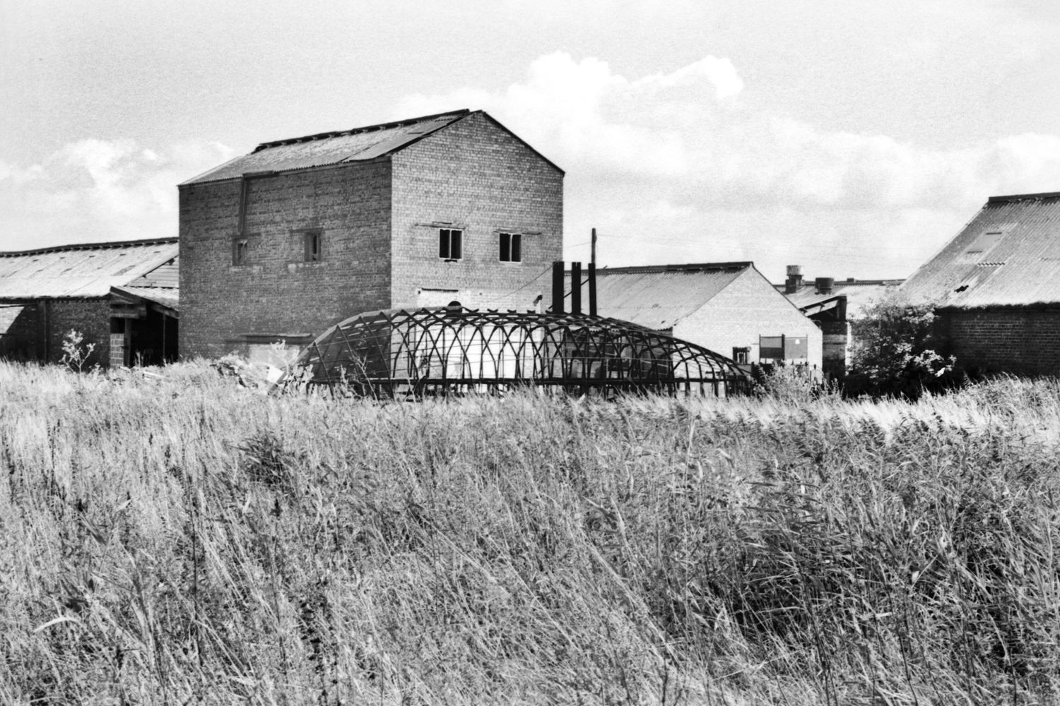 Building and Boat Skeleton, Humber Foreshore, 1986
