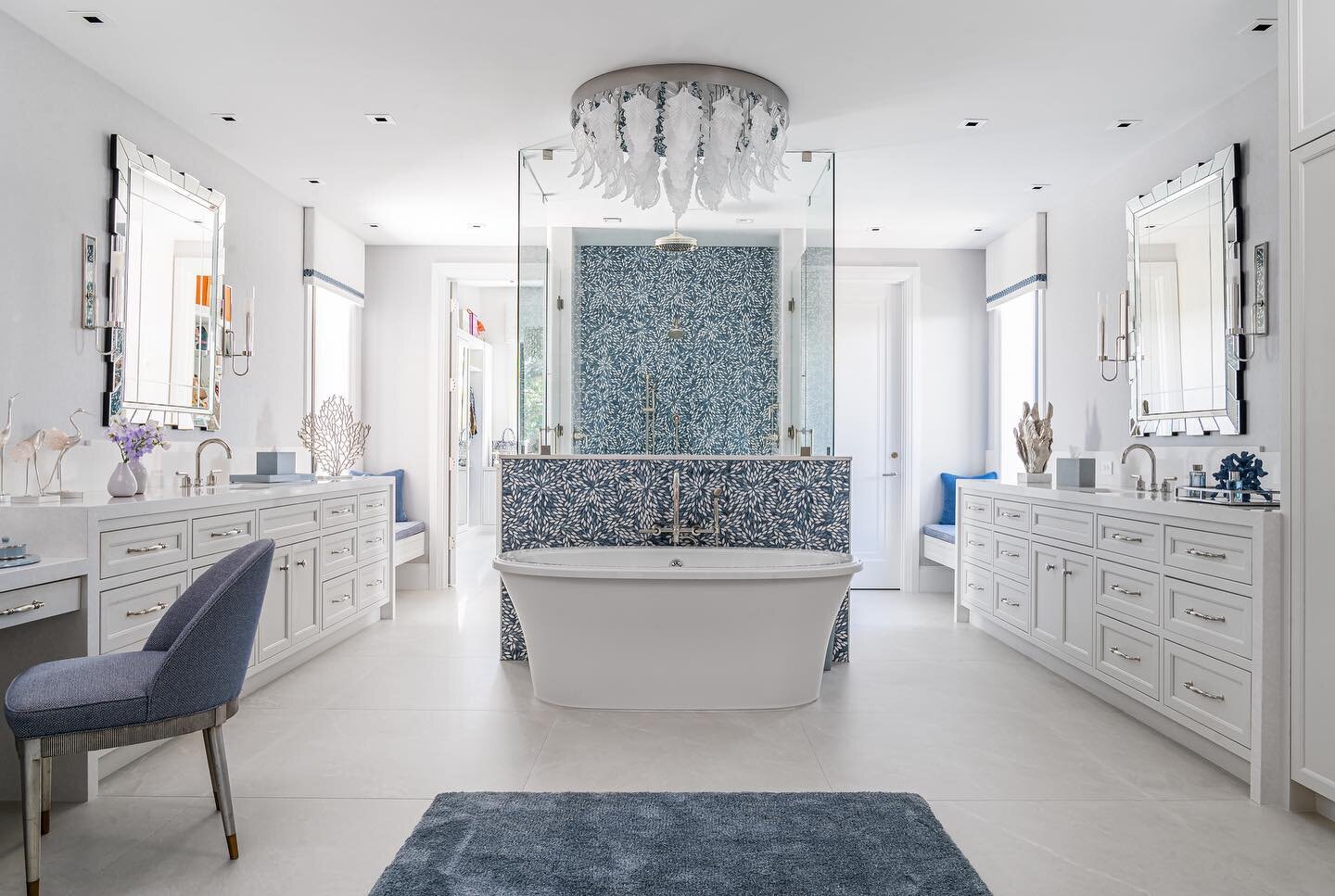 Swipe ⬅️⬅️⬅️ for the befores of this primary bath at our #bluelooksgoodonyou project. From 🤢 to 🤩! 

Design @erinacantuinteriors 
📸 @venjhaminreyes 
Builder: Wadsworth Developers

#primarybathroom #masterbathroom #masterbath #renovation #masterbat