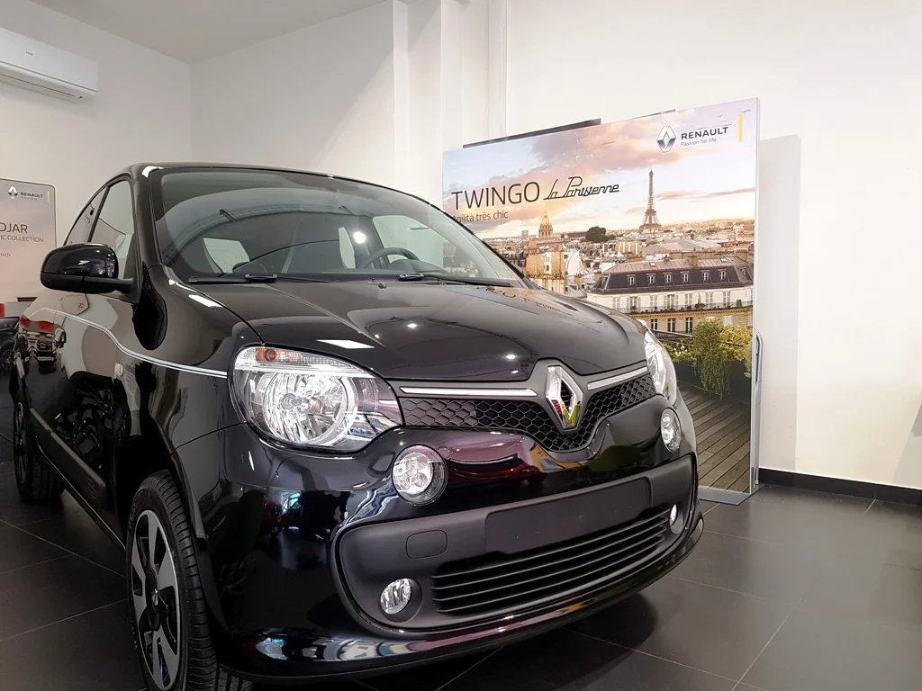 Twingo nero interno.jpg