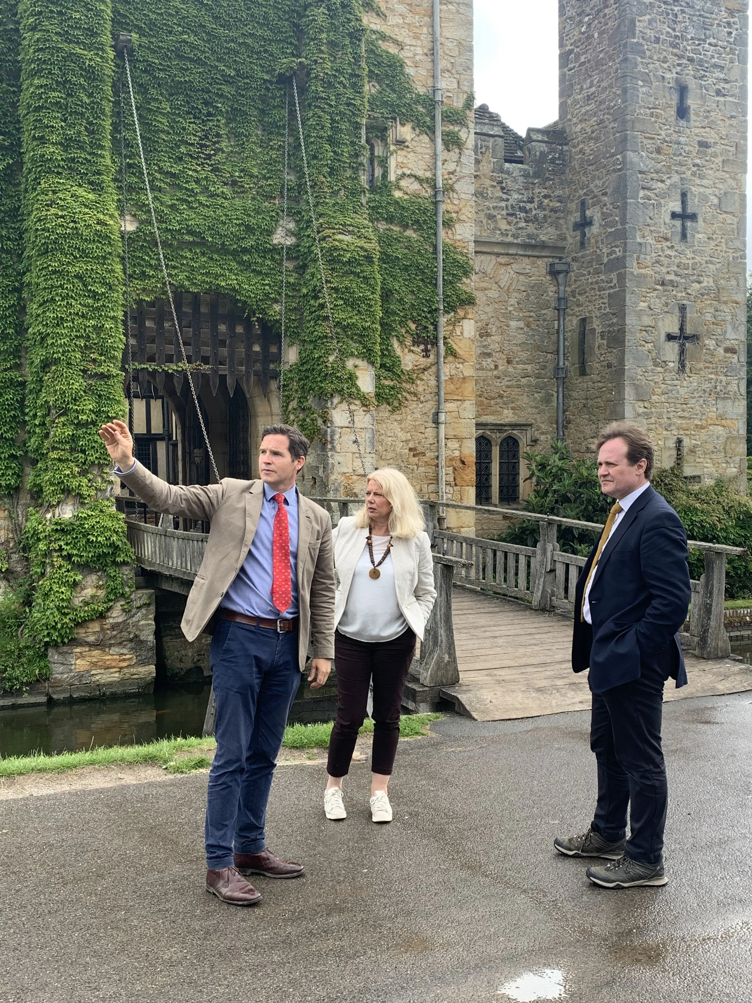 Hever Castle.jpg