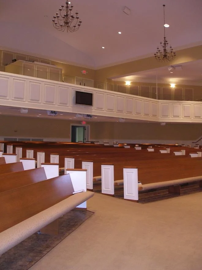 MULTI-LEVEL SEATING AT THE FOUNTAIN INN FRIST BAPTIST CHURCH PERFORMANCE VENUE