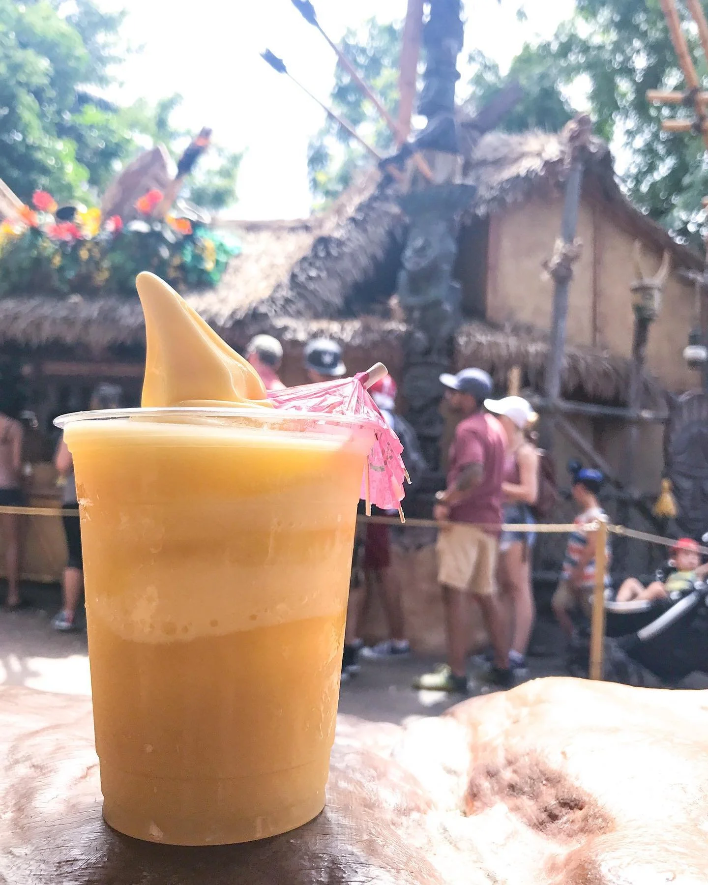 A little Tiki Tuesday using the &ldquo;Tomorrow&rsquo;s Child&rdquo; preset! At the beginning of quarantine I bought some Dole Whip mix for home 😅 but I could sure go for a dole whip float while some animatronic birds &amp; plants sing to me right a