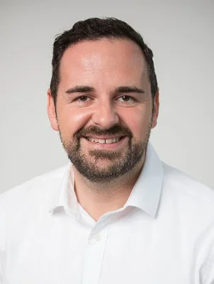 Oliver-Lewis-Web.jpg
