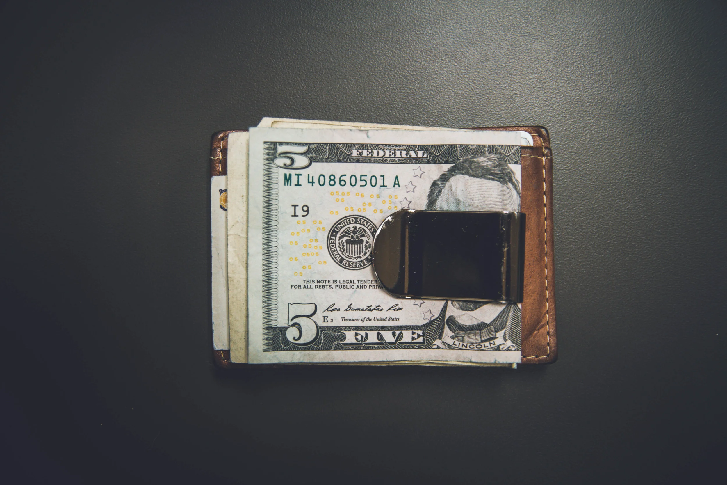 Should I Contribute to a Roth 401(k) or a Traditional 401(k)?