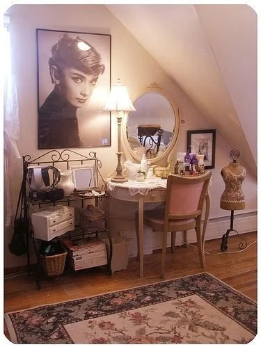 Our Choice Of Top Audrey Hepburn Inspired Bedroom Photos