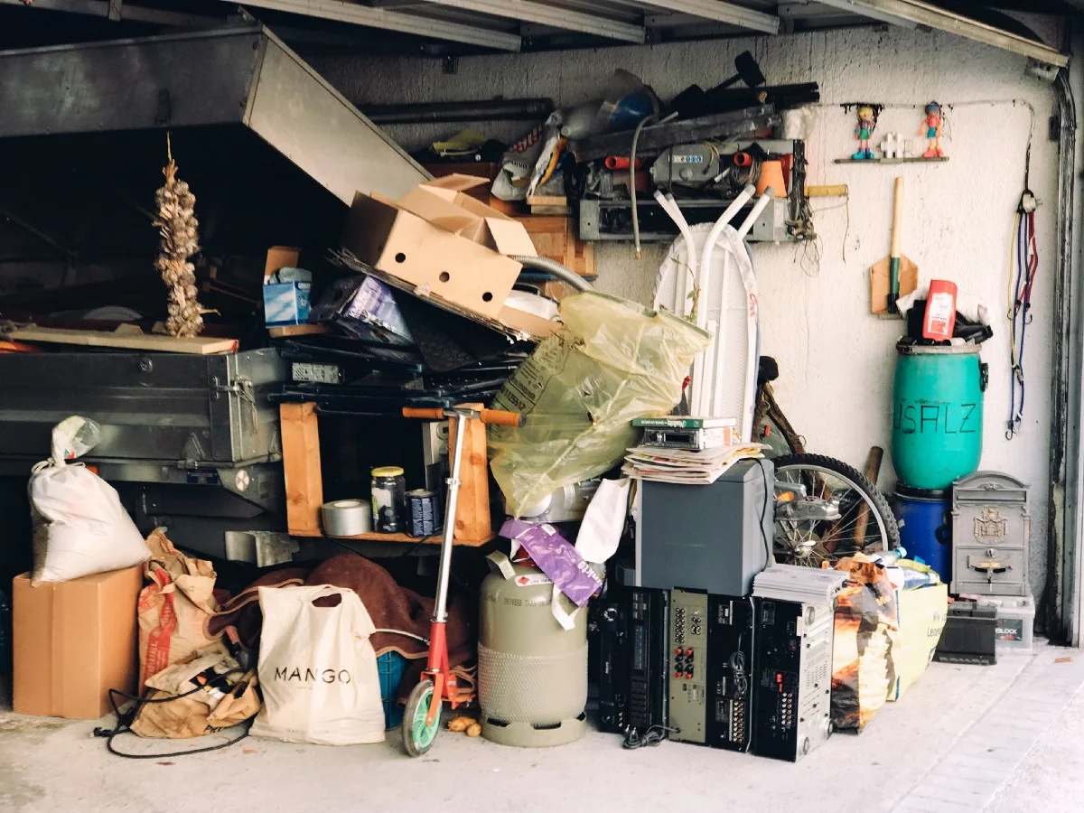 when-we-clear-the-clutter-from-our-lives-we-literally-make-way-for-inspiration-and-good-orderly-direction-to-enter--julia-cameron_35880062202_o.jpg