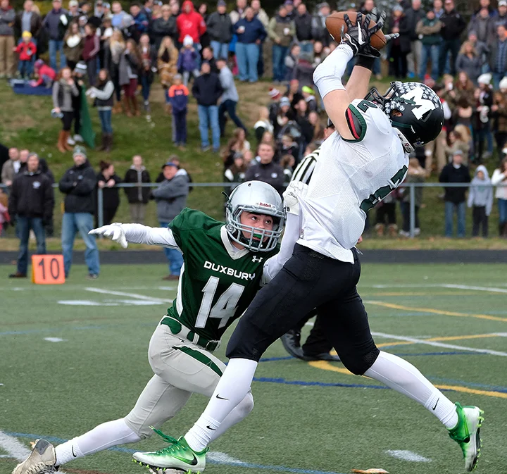 1010697573 MA_MADUX_TDAYFBALL_08_1124mag.jpg