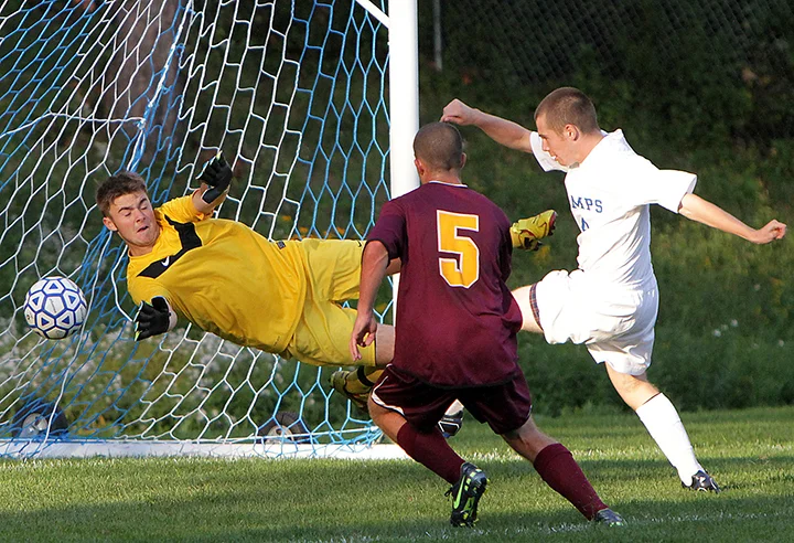 BRAIN_WEY_BSOCCER_12_0928MAG.jpg