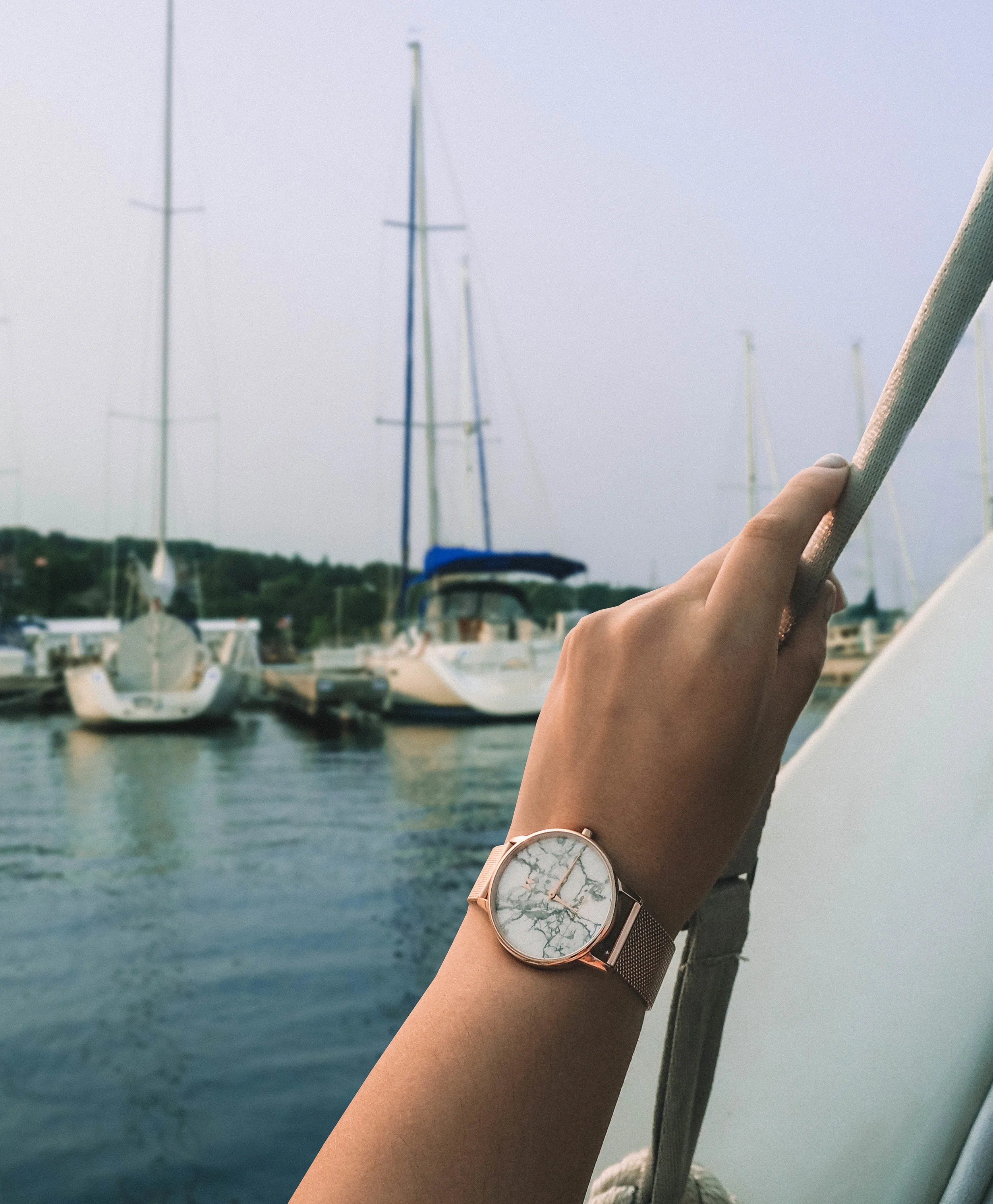 Spend your day sailing the Apostle Islands National Lakeshore in northern Wisconsin. A boat charter will give you access to hiking trails, kayaking routes and the gorgeous Apostle Islands sea caves. #apostleislands #wisconsin #lakesuperior #sailing