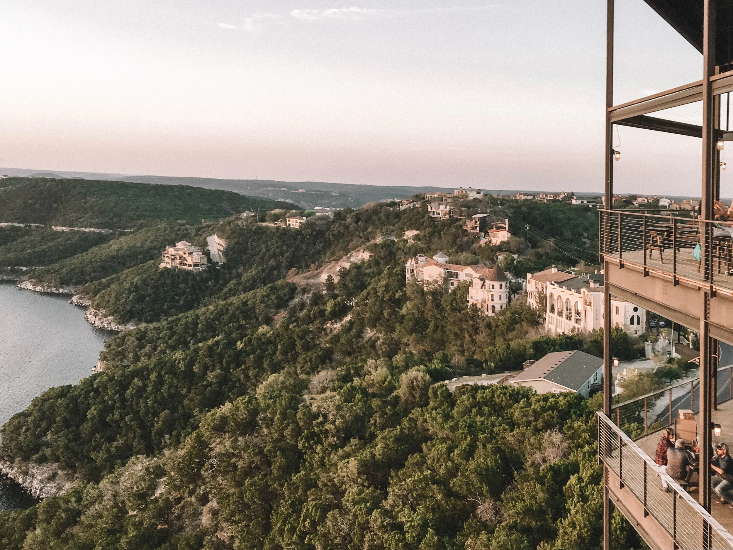There’s a reason why people want to “Keep Austin Weird”. The city of Austin, Texas is an eclectic mix of art, food, culture and fun. Plus there are so many outdoor activities right within the city limits! Plan your trip with the 6 things you cannot miss in Austin! #austin #texas #travel #cityguide