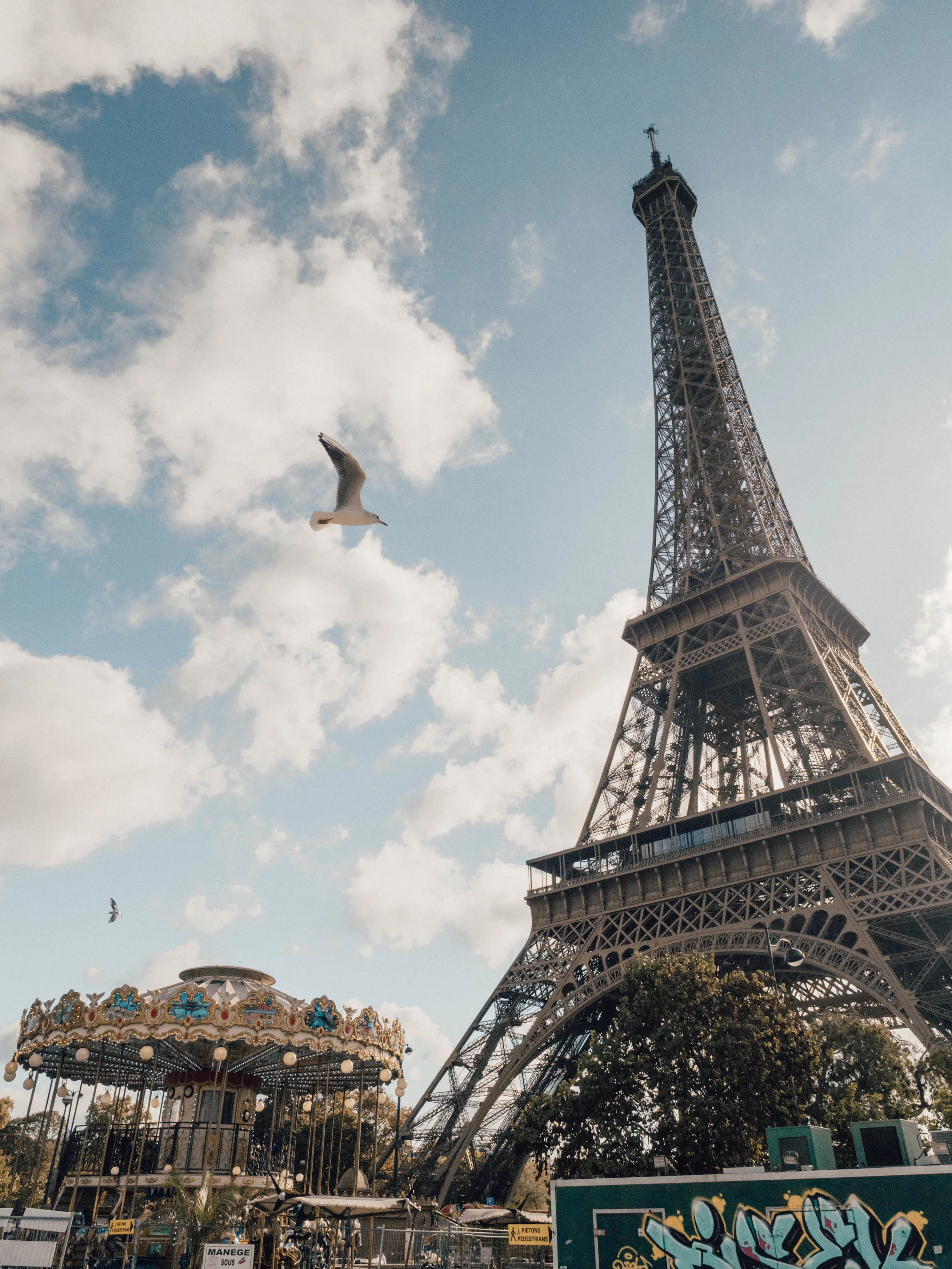 Paris is a stunning city filled with beautiful landmarks, architecture and history. Even if you only have one day in this beautiful destination, you can walk to many of the amazing sites. Grab your comfy shoes and read ahead for the ultimate one day walking itinerary of Paris including the Eiffel Tower, the Louve and Notre Dame. #paris #france #travelitinerary