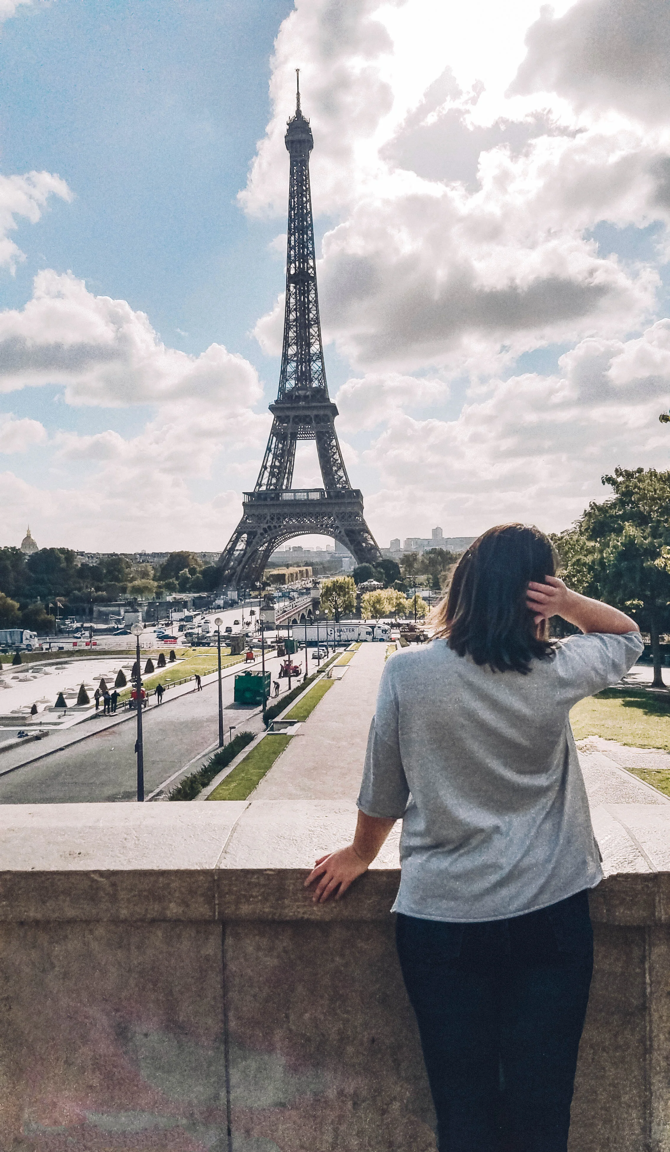Paris is a stunning city filled with beautiful landmarks, architecture and history. Even if you only have one day in this beautiful destination, you can walk to many of the amazing sites. Grab your comfy shoes and read ahead for the ultimate one day walking itinerary of Paris including the Eiffel Tower, the Louve and Notre Dame. #paris #france #travelitinerary