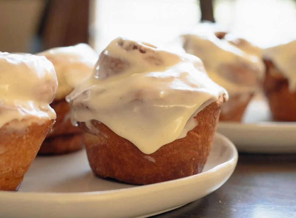 cinnamon+roll+with+bourbon+vanilla+icing.jpg