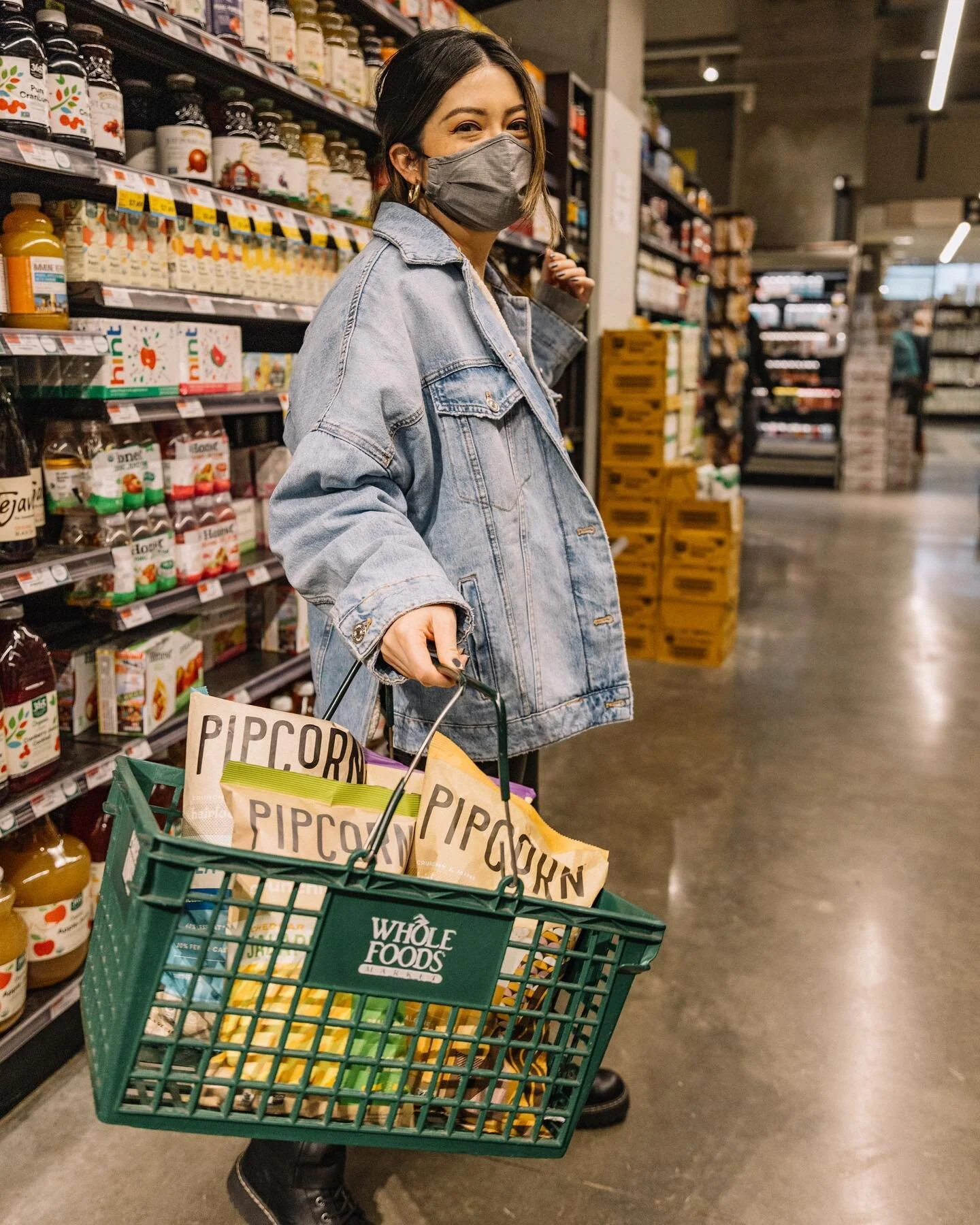 First stop: 📍@wholefoods snack aisle where @pipsnacks are on sale, 2 for $6! Can&rsquo;t leave the grocery store without picking up some Pipcorn with indulgent flavors like truffle and cheddar jalapeño. Pipcorn uses real ingredients that are whole 