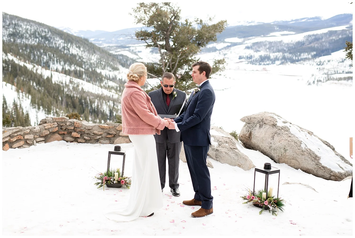 Sapphire-Pointe-Overlook-Winter-Wedding_0023.jpg