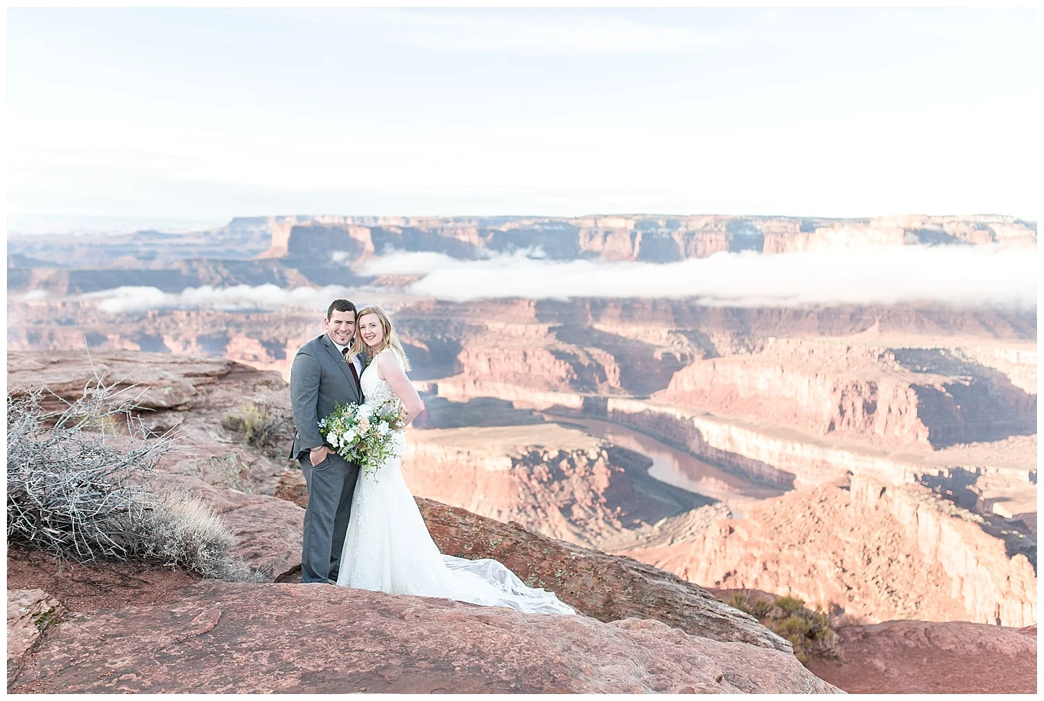 Wedding-at-the-Dillon-Ice-Castles-Colorado_0143.jpg