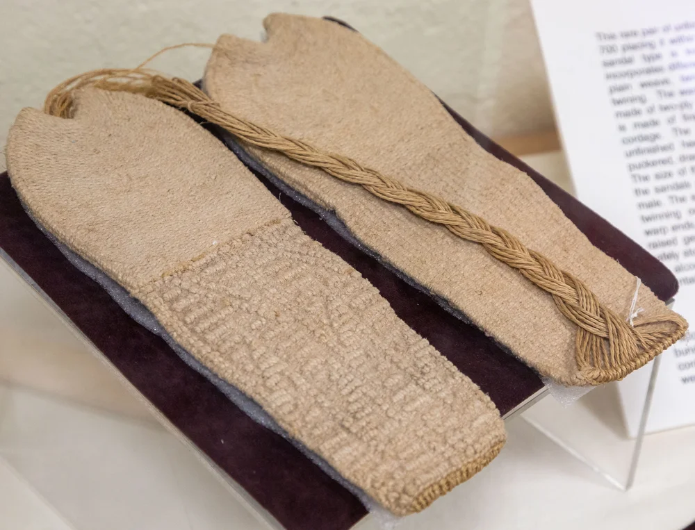 Unfinished Fancy Twined Sandals