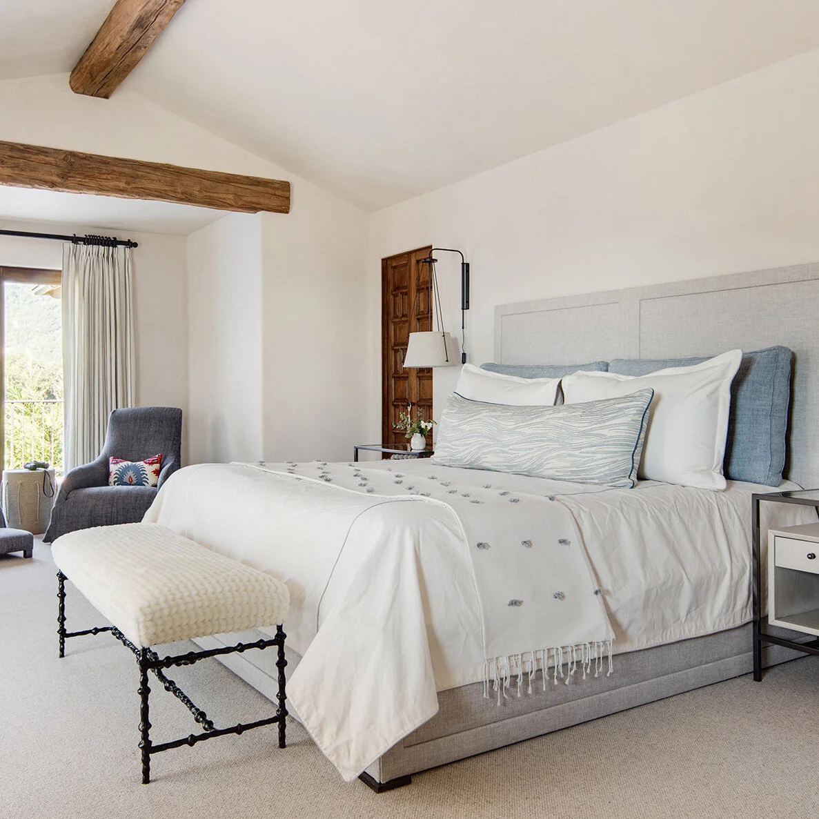 How to Style Beds: 5 Formulas