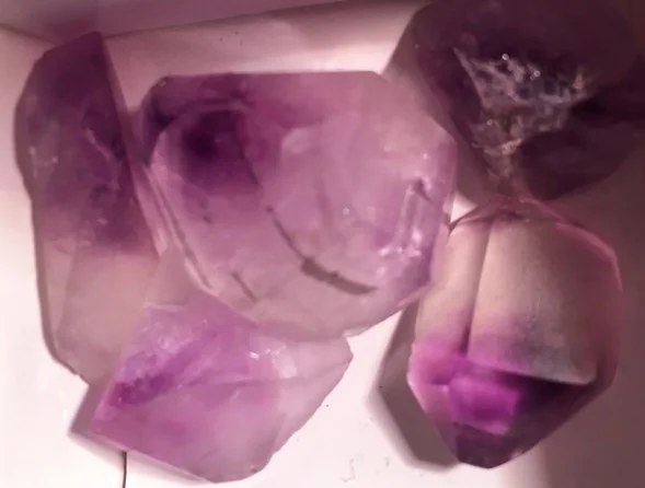 Amethyst- Hourglass - Moracco