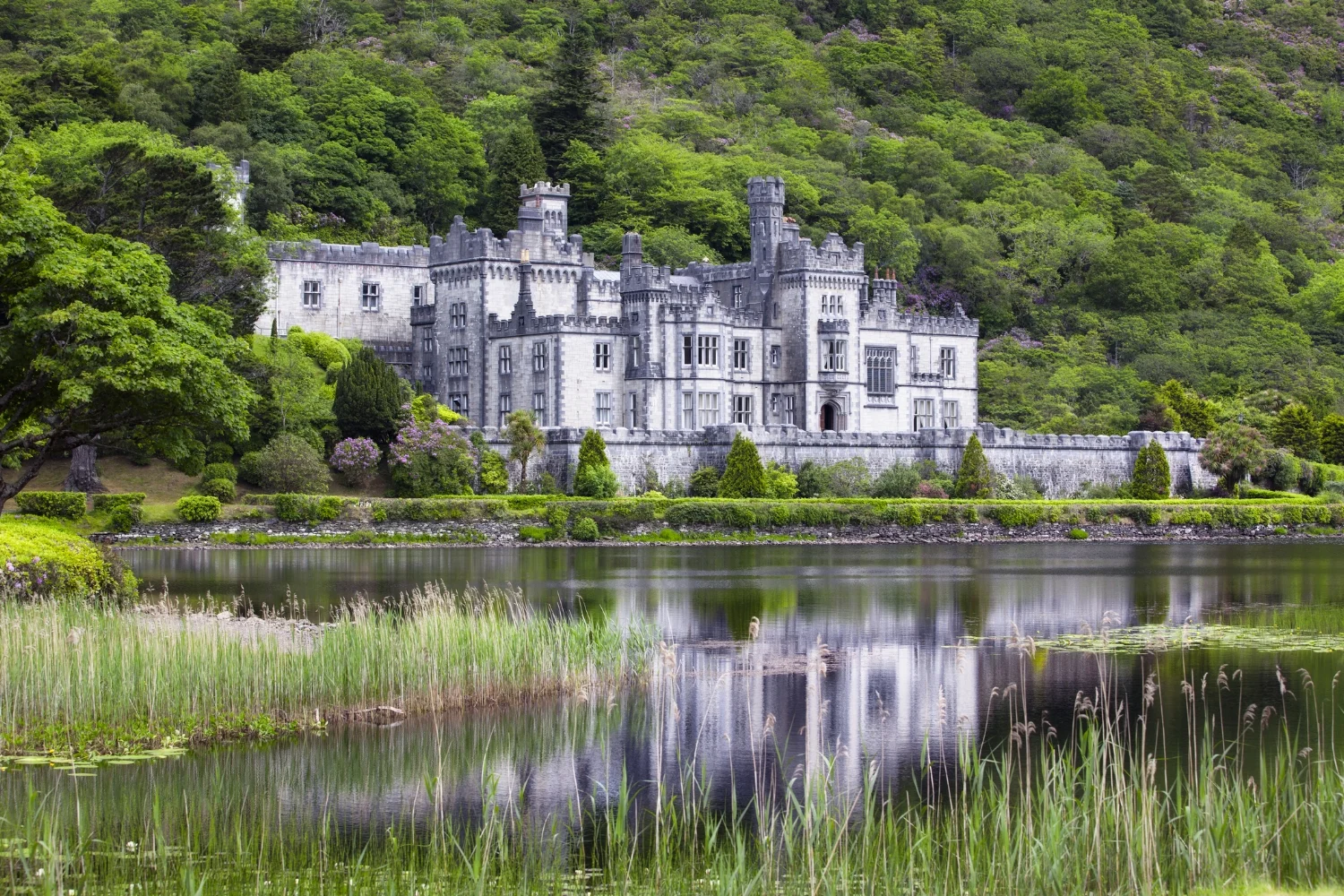 kylemore_abbey_tms_chauffeur.jpg