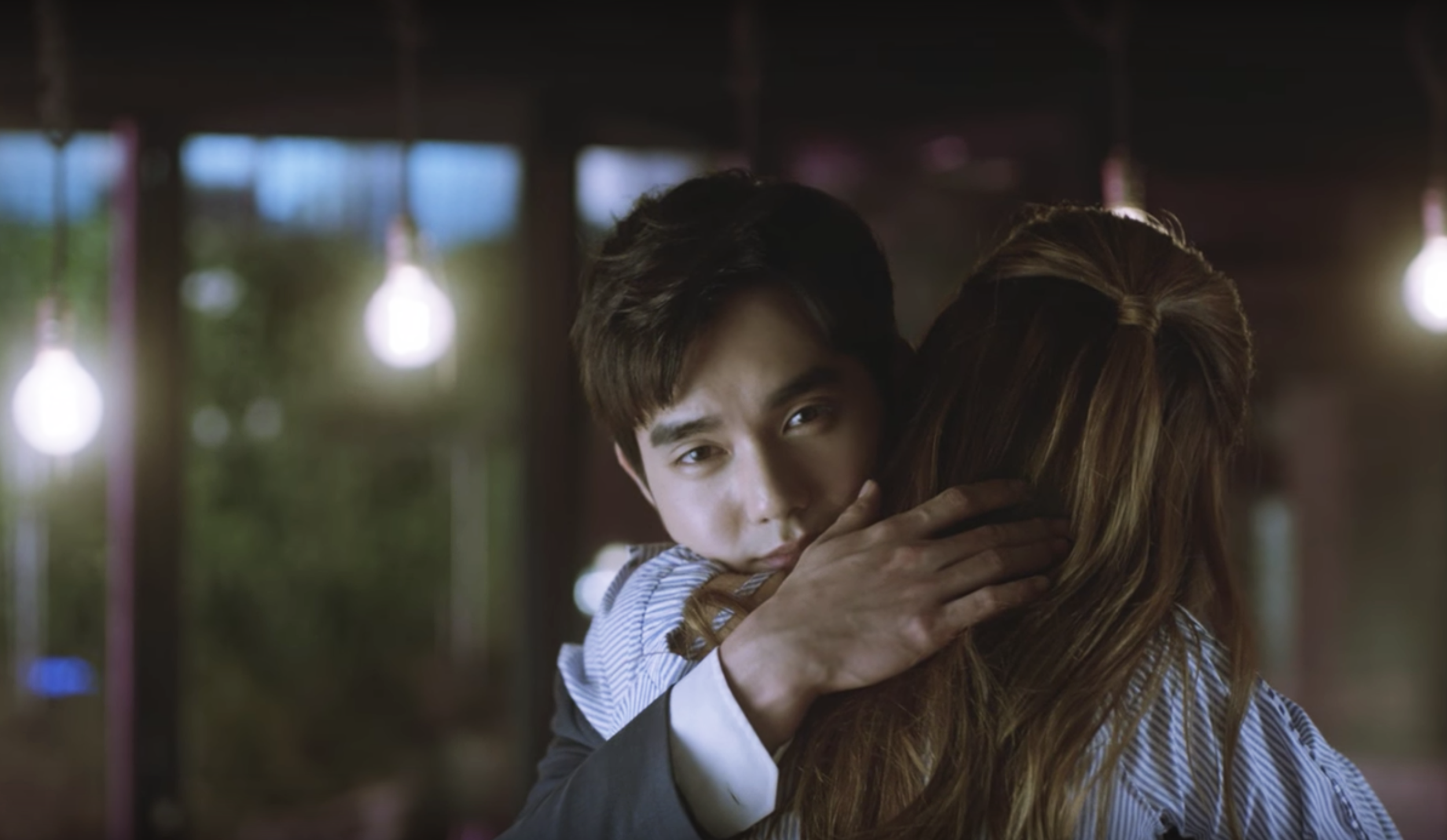 찌질하게, 은밀하게