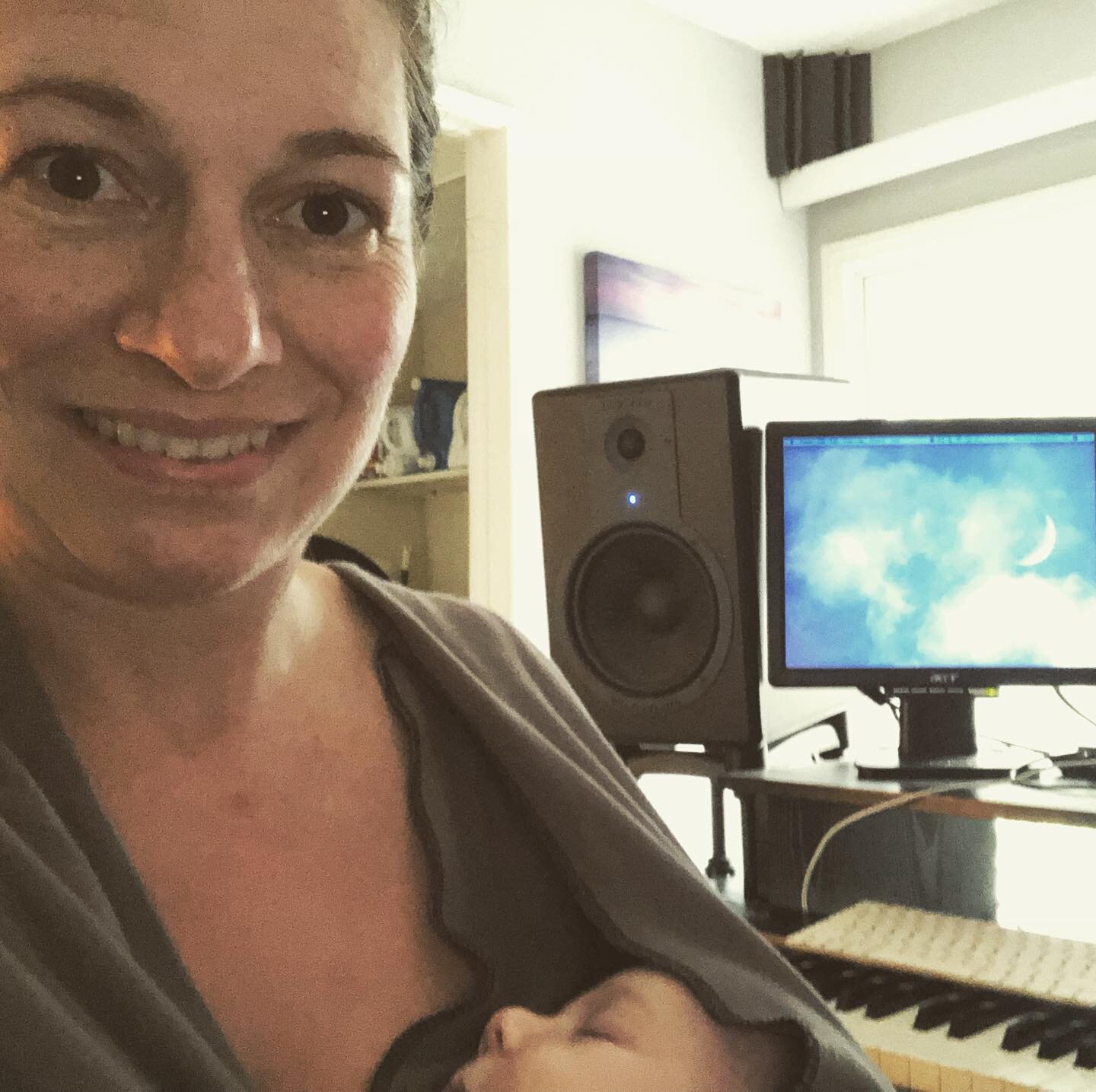 Babywearing in my studio, trying this for the first time! Time to get back to some music projects!