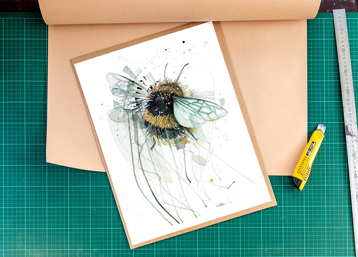 Wrapping_Big_Bee.jpg