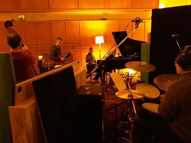 Sounding sublime in the studio today, thanks to Richard Coates and friends #samcagney #cymbalutopia #lyndongray